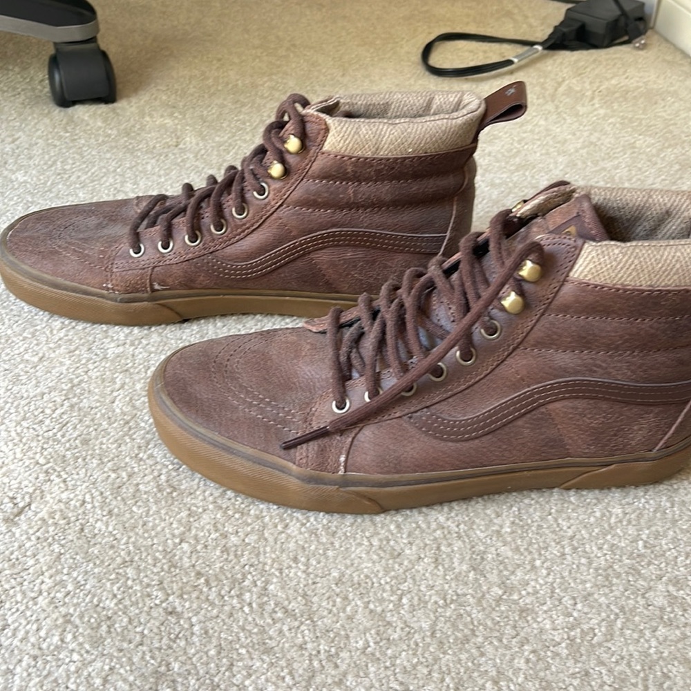 VANS. Brown. High Top. Leather. Mens. Size 11.5.